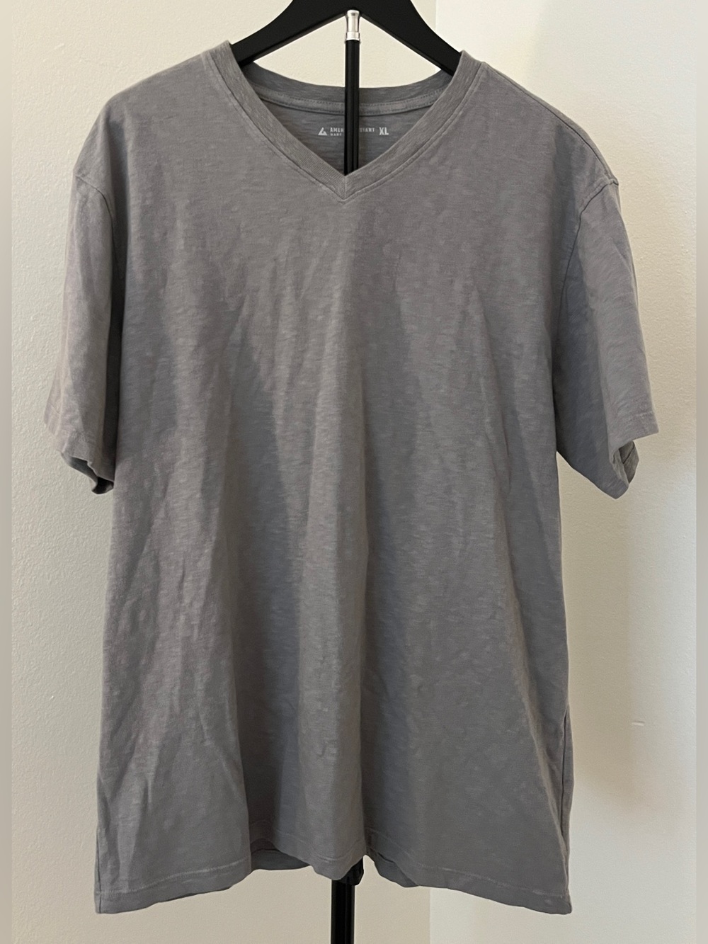 ✶ American Giant Men’s XL Gray V-Neck T-Shirt | Made in USA | 100% Cotton